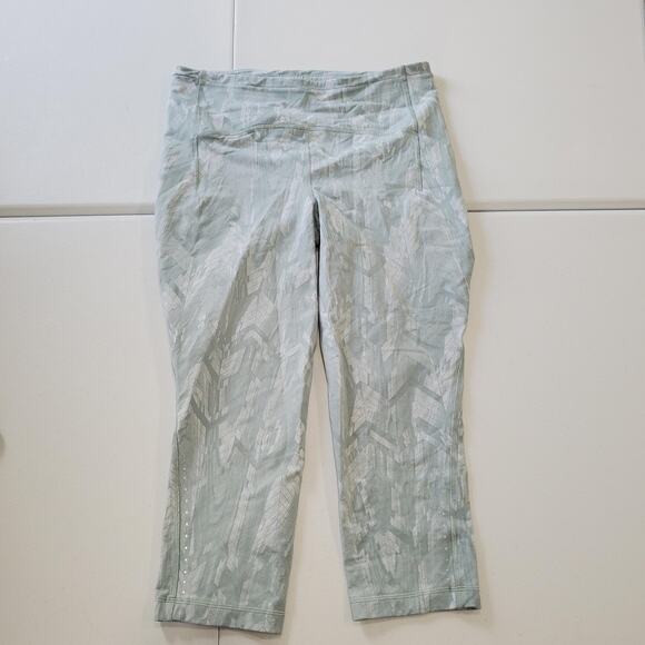 lululemon athletica Pants - Lululemon Swift Speed HR Crop legging Womens 12 Green Gray Geometric Print